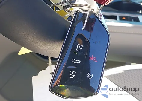 2025 Volkswagen Atlas 2.0T Sel Premium R-Line from USA, damaged, VIN 1V2FR2CA6SC518369